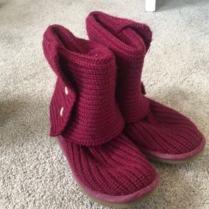 Worn in uggs that are still in great condition!